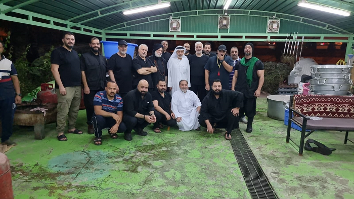 من فعاليات الحسينية في شهر رمضان 1443 - صورة جماعية لكادر المطبخ