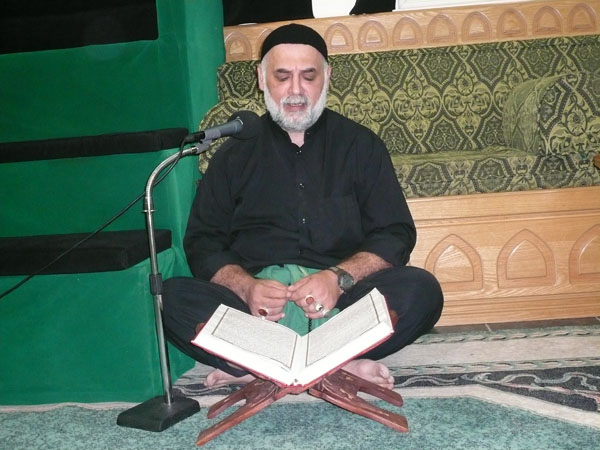 الحاج بوعلي شرخي اثناء قراءة حديث الكساء 2007